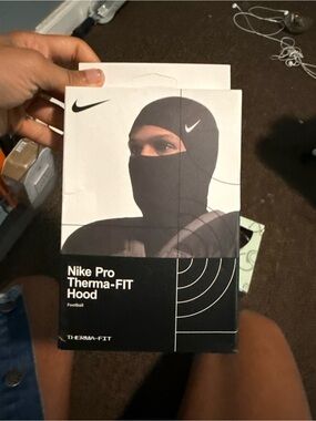 Nike Pro Therma-FIT Hood Black